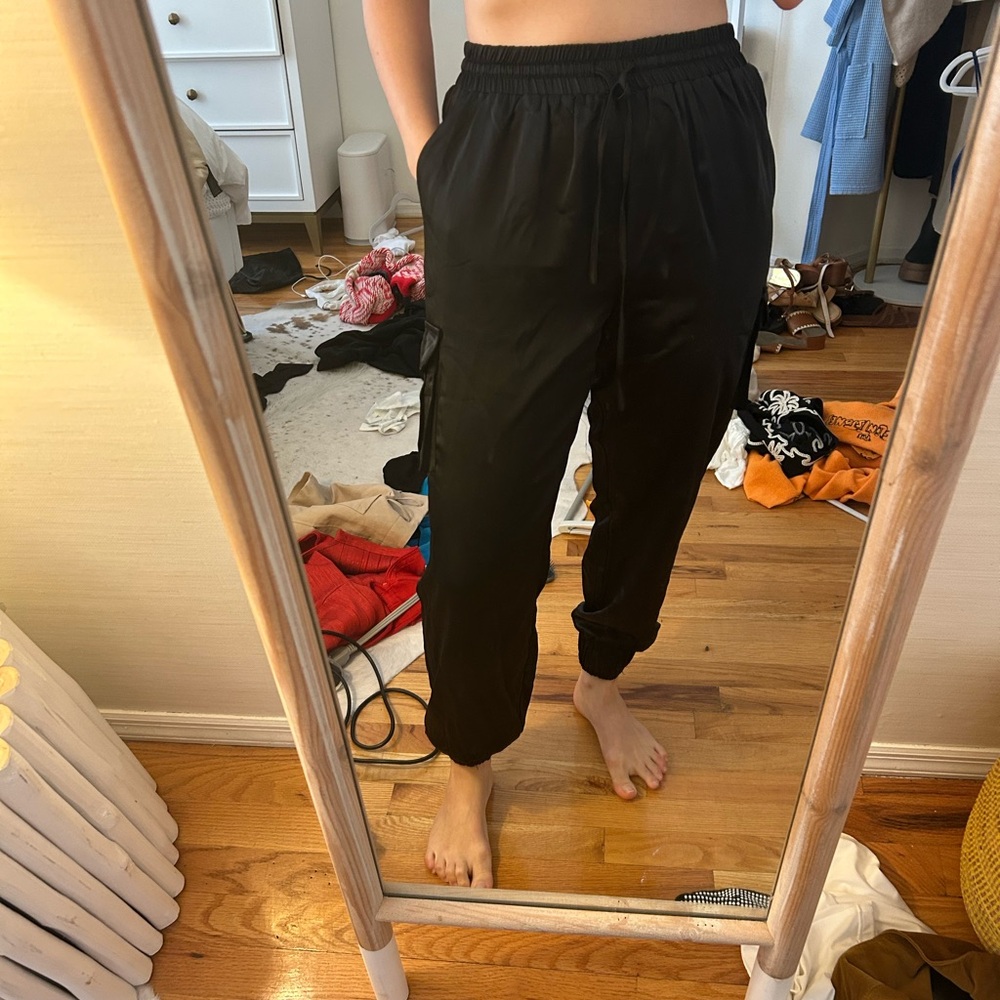 Silk joggers w pockets